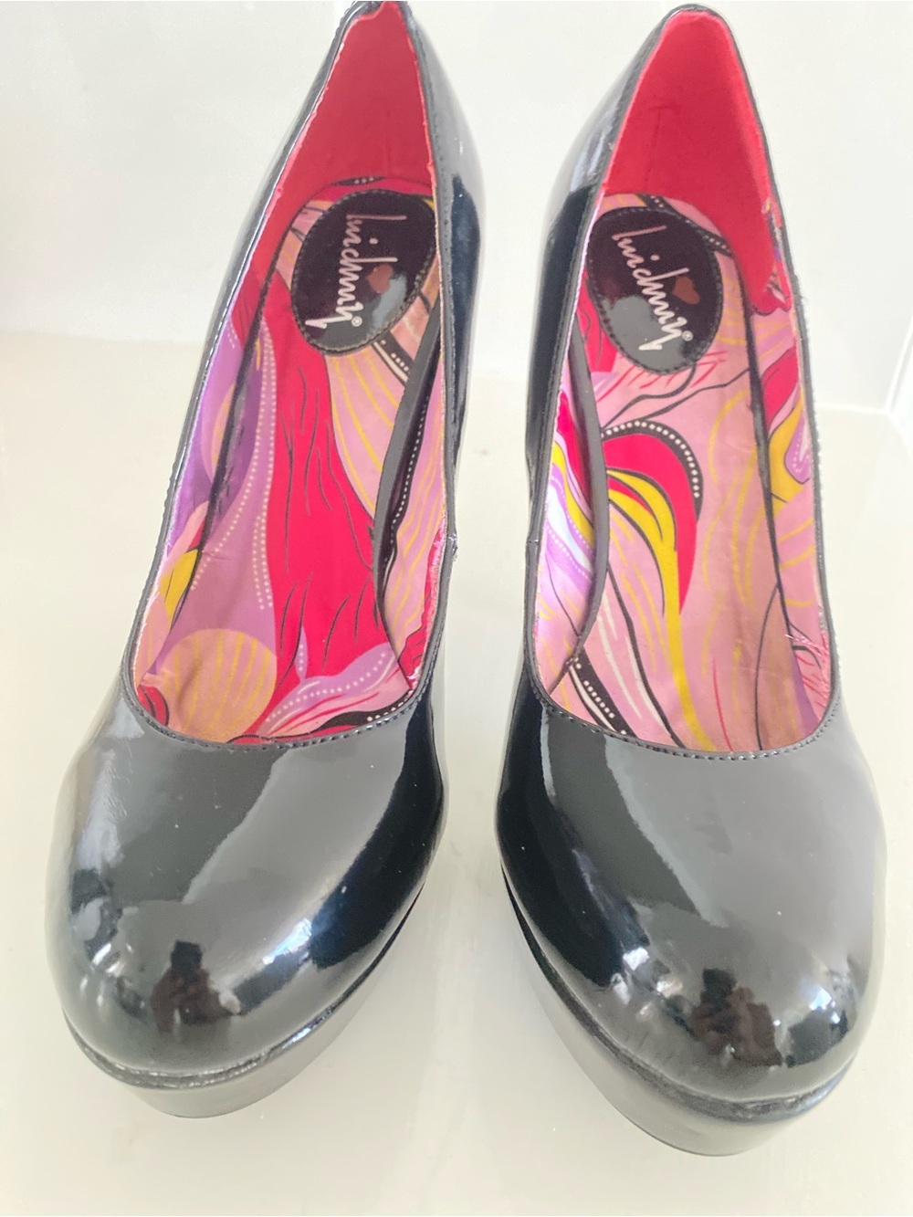 Luichiny Black Patent Platform Pumps with Pink Patterned Insole